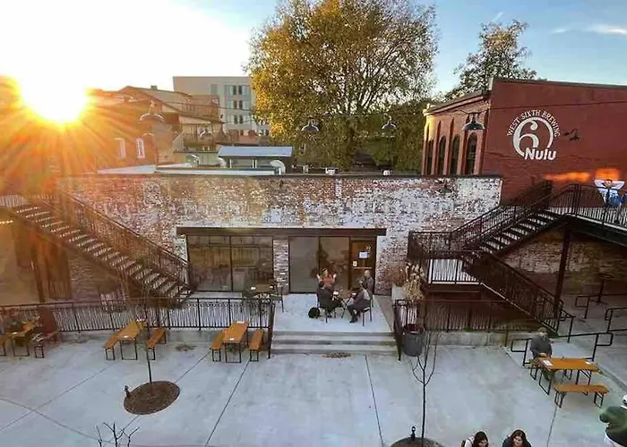 2Br Unit W/ Cinema Room In Nulu