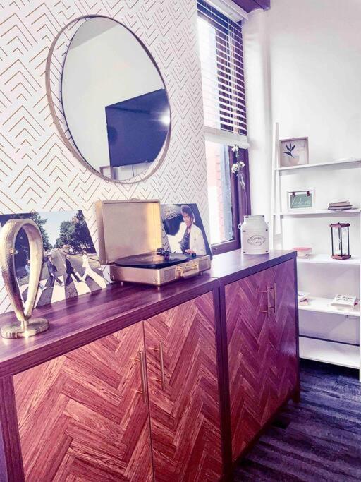 2br Unit W/ Cinema In Nulu *